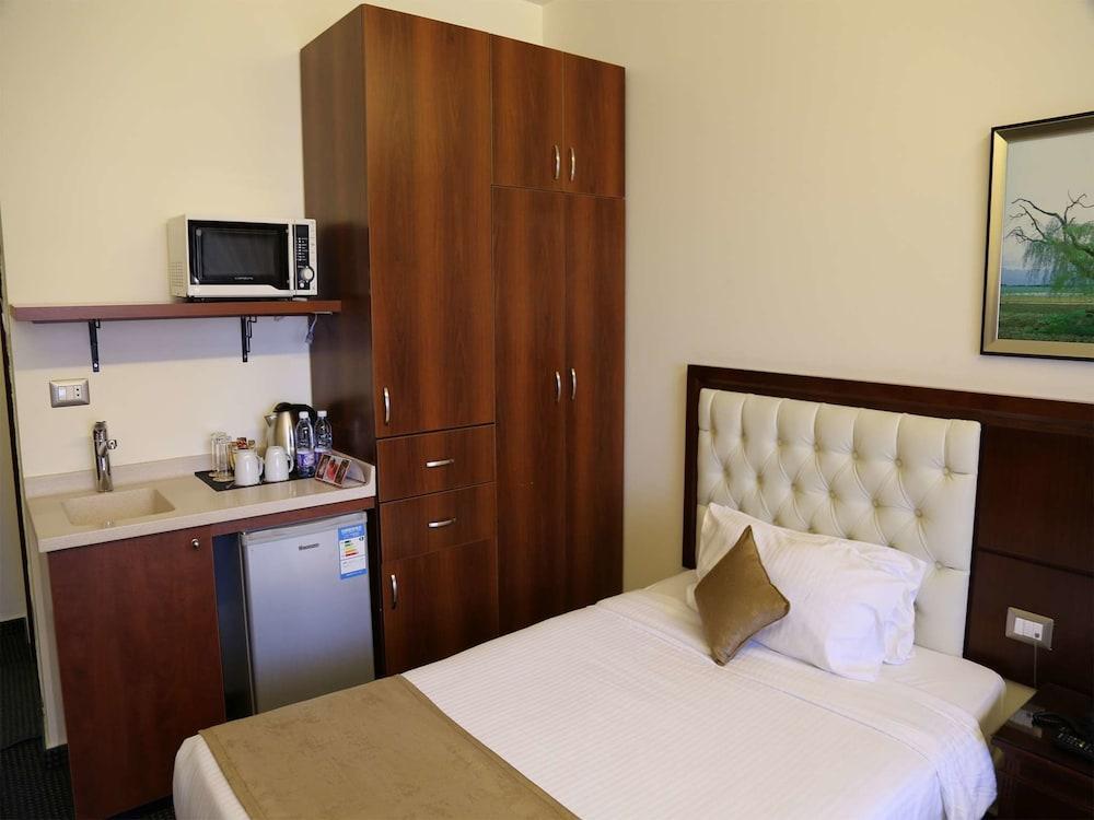 Midtown Hotel & Suites Bejrút Kültér fotó