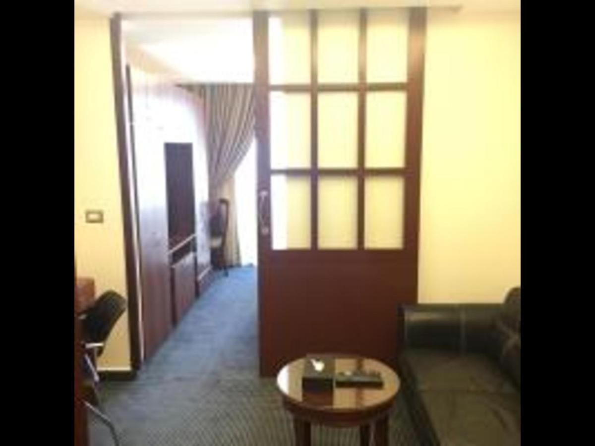 Midtown Hotel & Suites Bejrút Kültér fotó